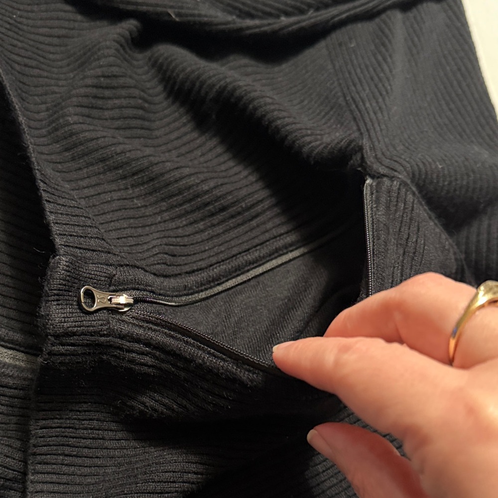 Lululemon Ribbed Cardigan Sweater With Zipper Pockets Black Size XL - Picture 5 of 7
